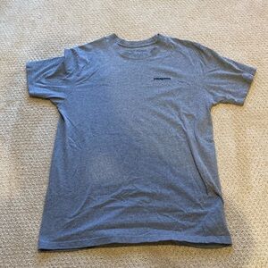 Patagonia shirt size L